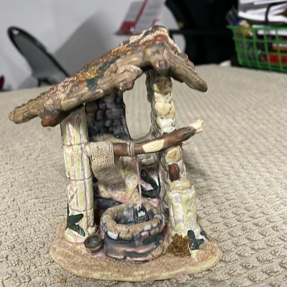 Mercasia Hand Painted Well - Picture 1 of 7